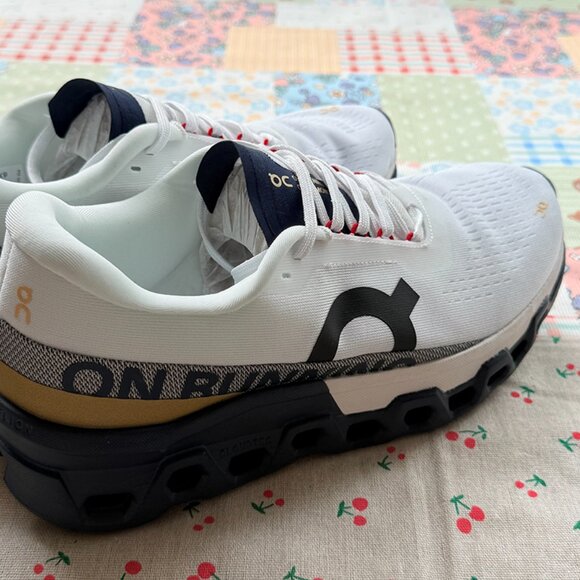 On Cloud Monster Unisex Sneakers - Picture 4 of 6